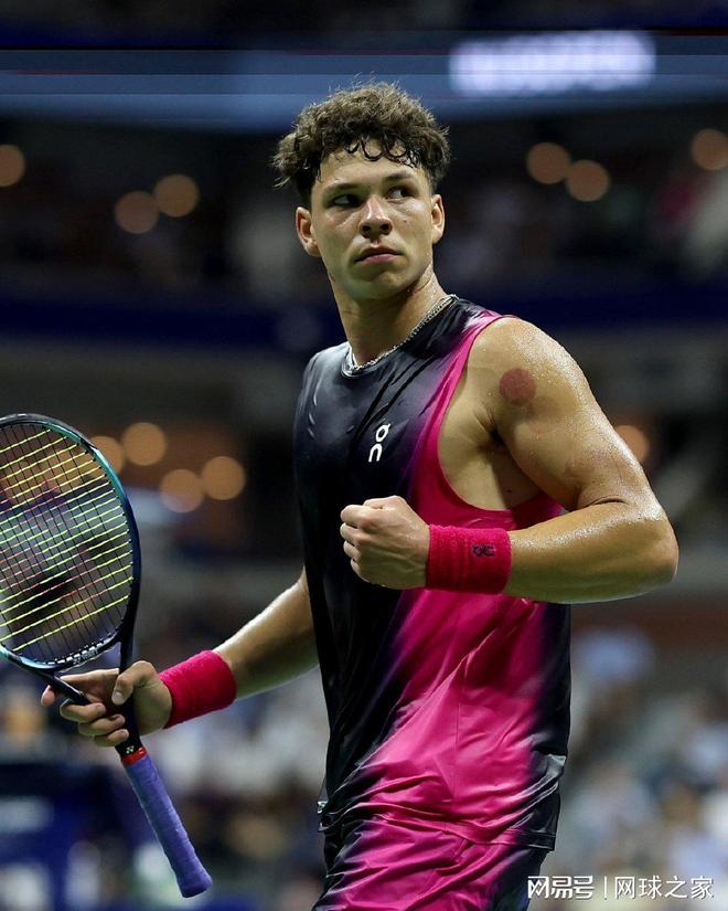 他不仅凭借 他不仅凭借